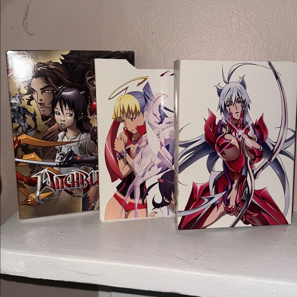 WITCHBLADE - the complete series and guidebooks - Picture 6 of 10